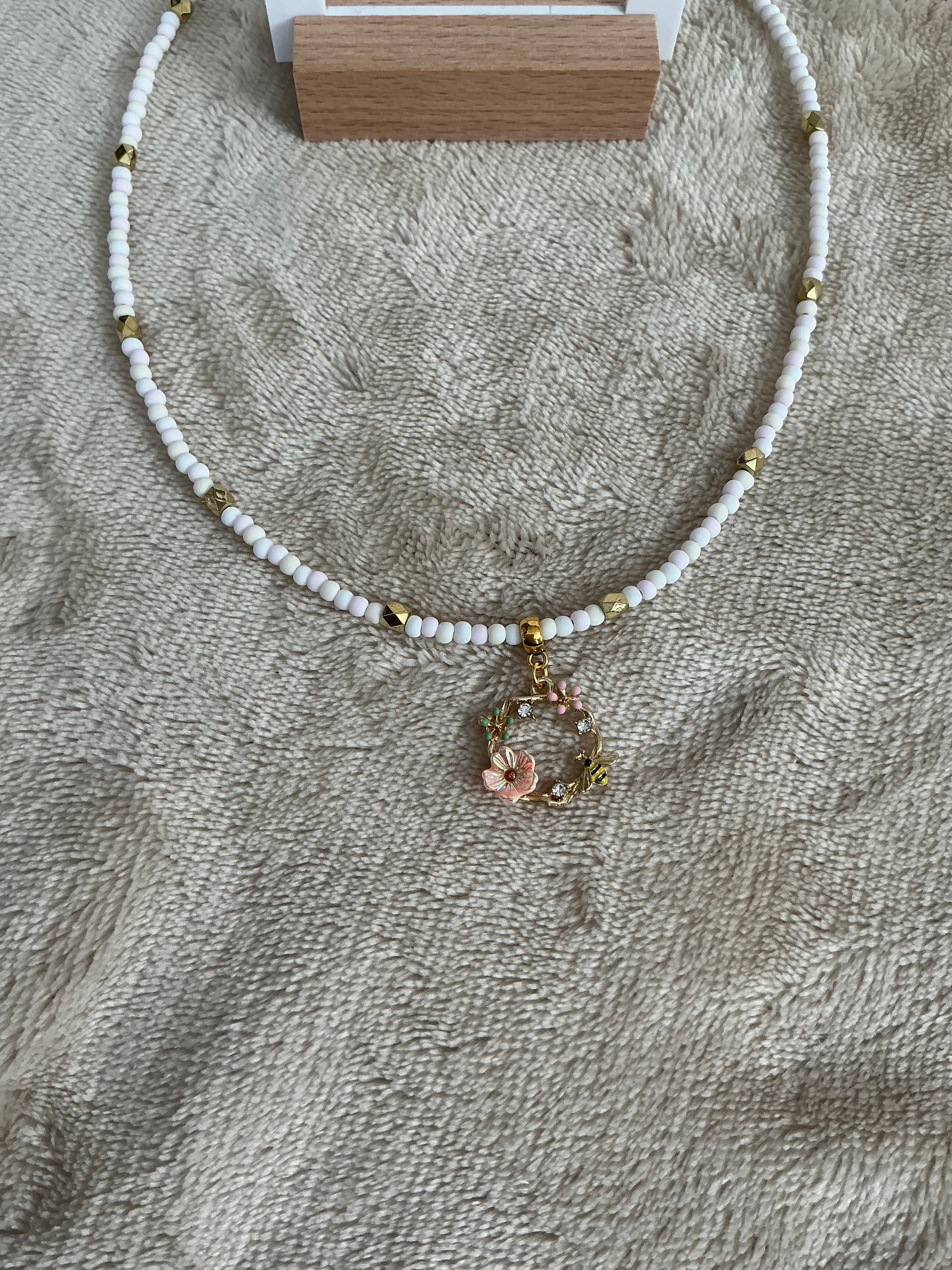 Floral & Bee Wreath Jewellery Set – Necklace & Earrings